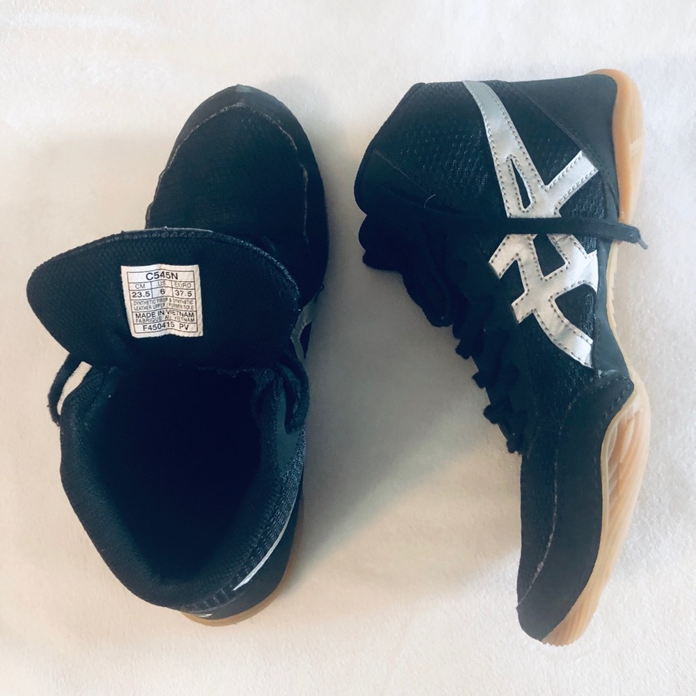 ASICS size 6 wrestling mat shoes